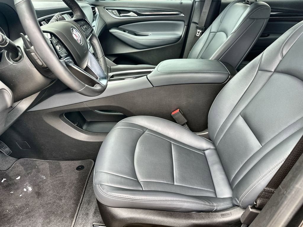 2022 Buick Enclave Essence