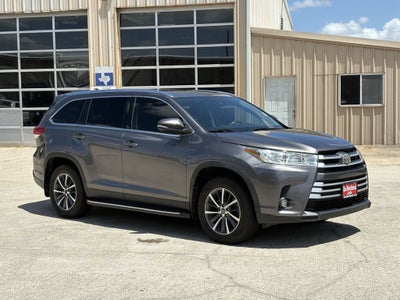 2019 Toyota Highlander SE