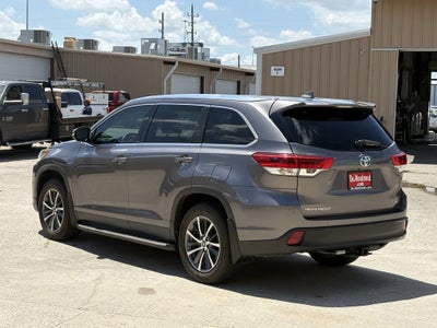 2019 Toyota Highlander SE