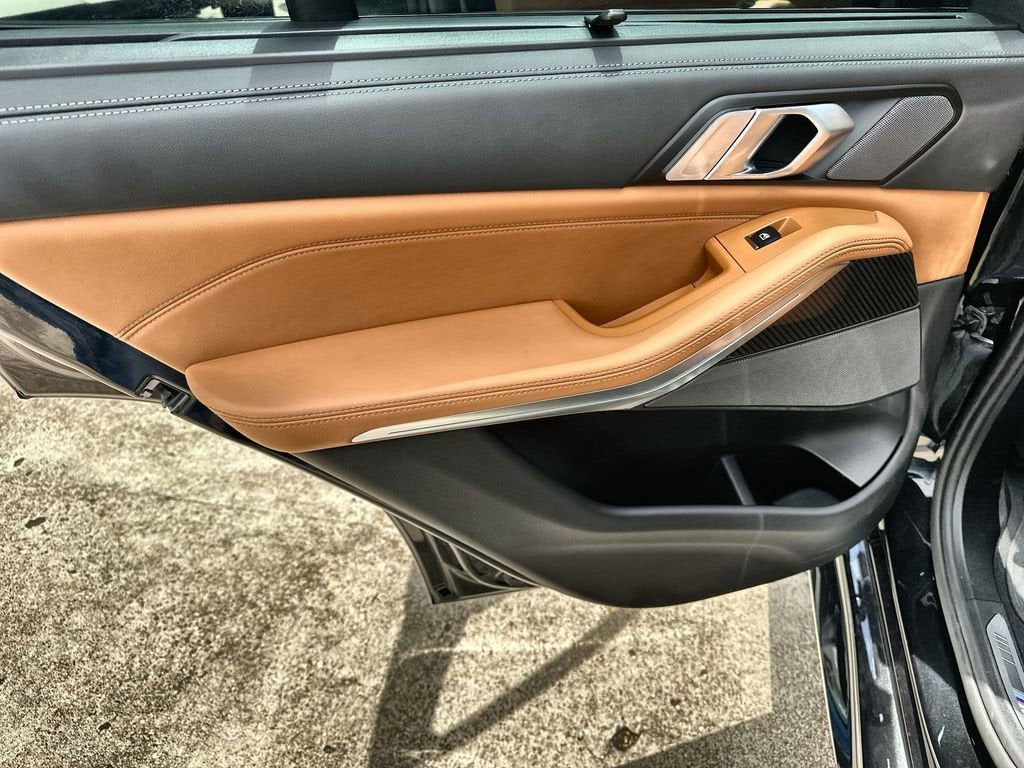 2025 BMW X5 M60i