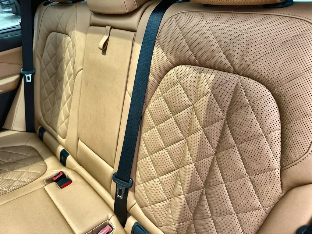 2025 BMW X5 M60i