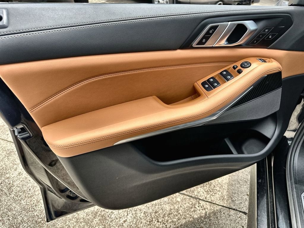 2025 BMW X5 M60i
