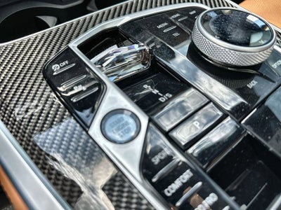 2025 BMW X5 M60i