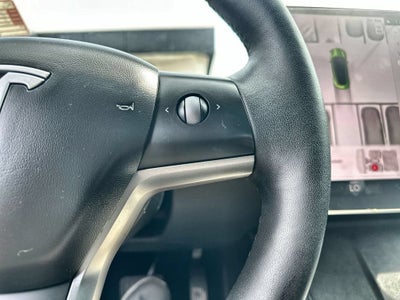 2023 Tesla Model 3 RWD