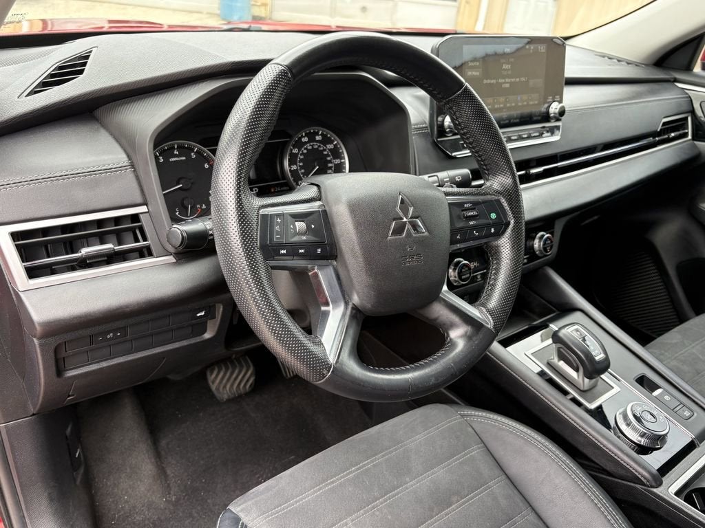 2022 Mitsubishi Outlander SE