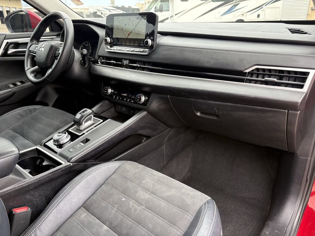 2022 Mitsubishi Outlander SE