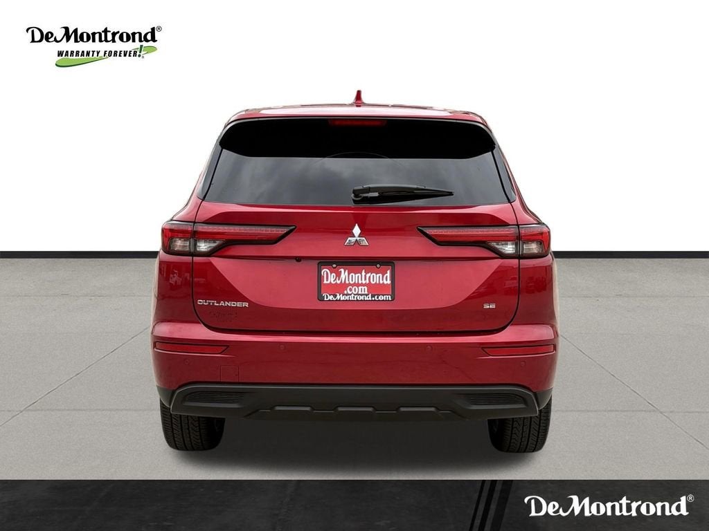 2022 Mitsubishi Outlander SE