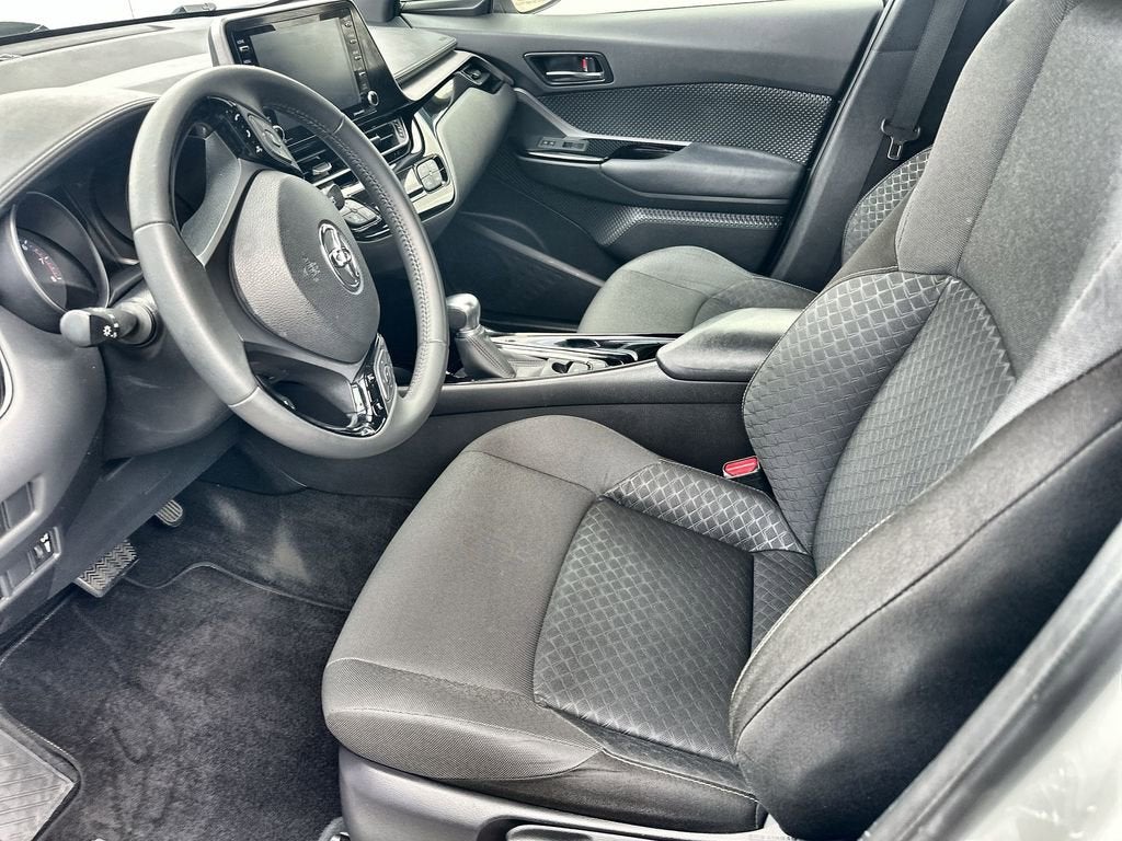 2022 Toyota C-HR XLE