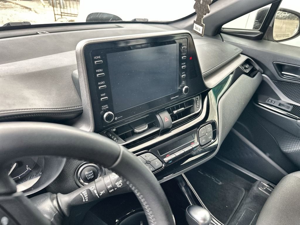 2022 Toyota C-HR XLE