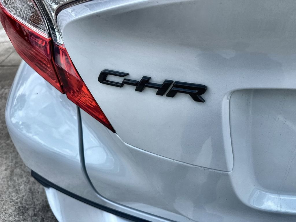 2022 Toyota C-HR XLE
