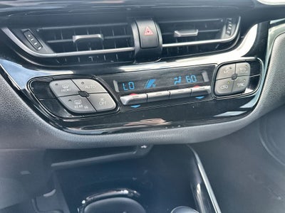 2022 Toyota C-HR XLE
