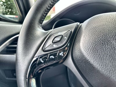2022 Toyota C-HR XLE