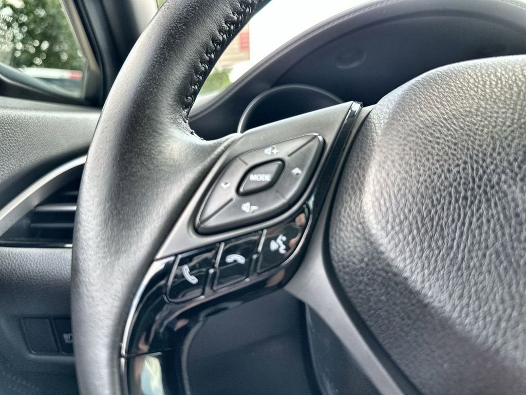 2022 Toyota C-HR XLE
