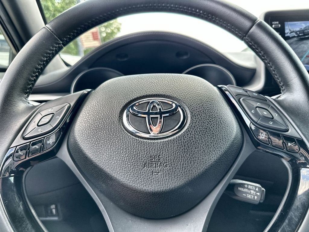 2022 Toyota C-HR XLE