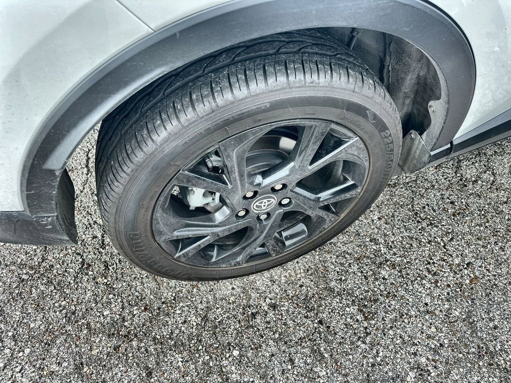 2022 Toyota C-HR XLE