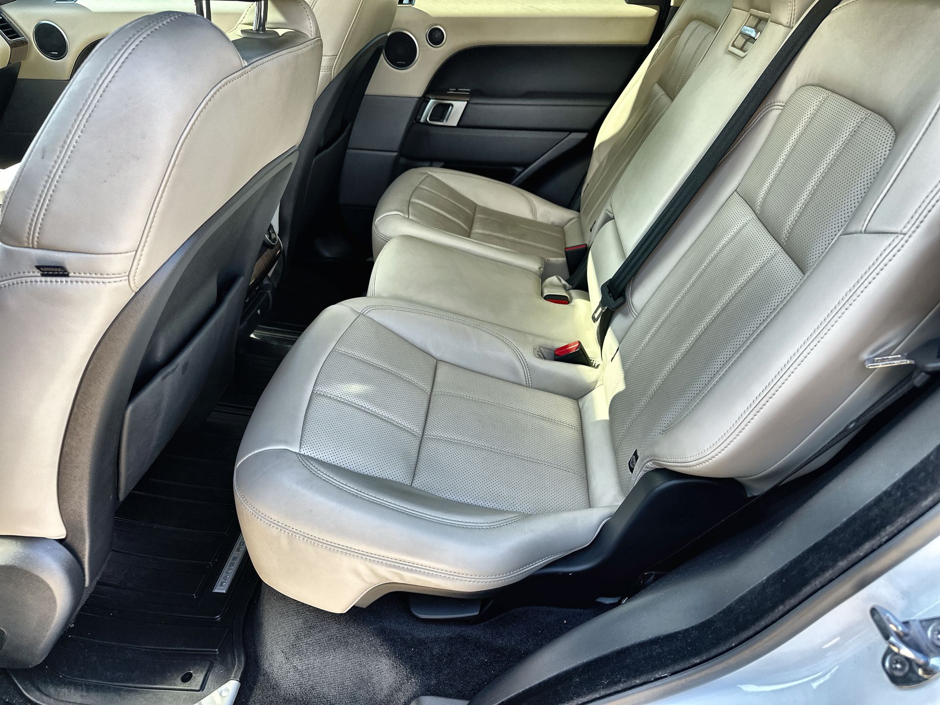 2022 Land Rover Range Rover Sport HSE Silver Edition