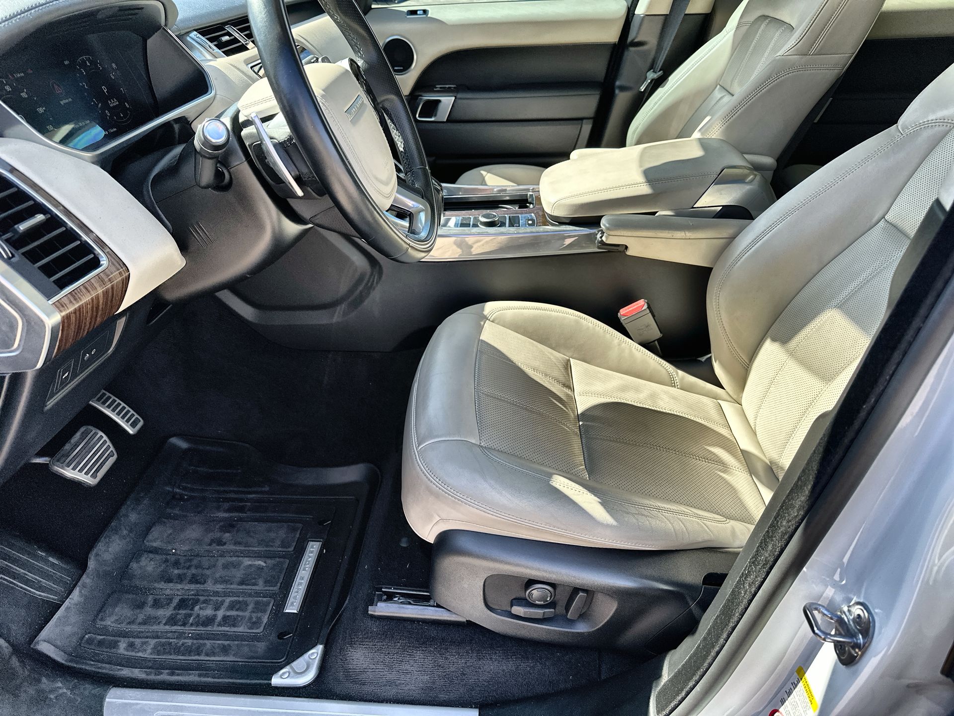 2022 Land Rover Range Rover Sport HSE Silver Edition