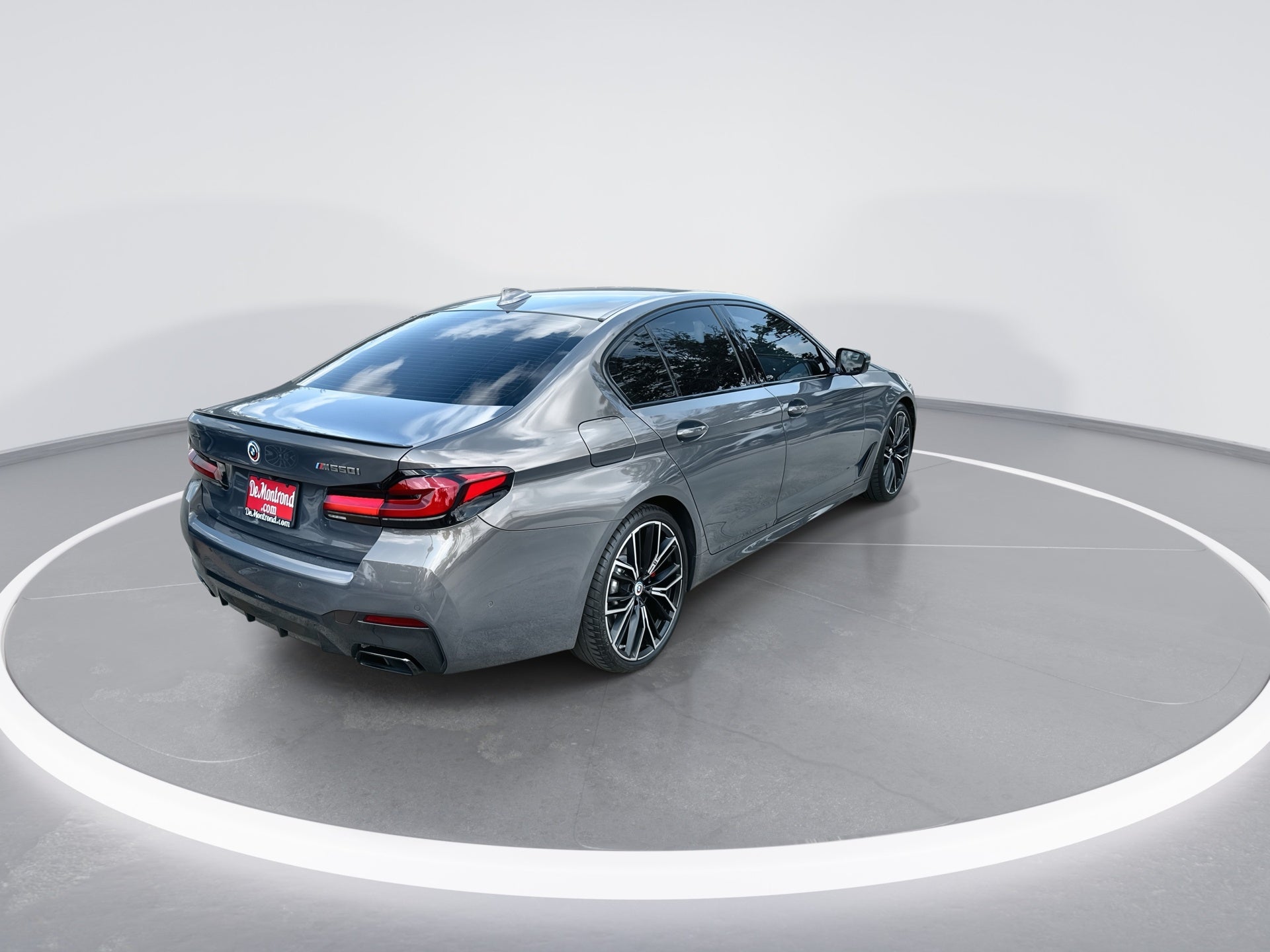 2023 BMW 5 Series M550i xDrive