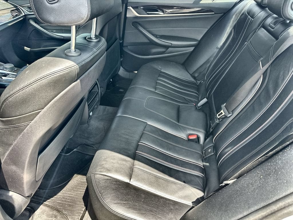 2017 BMW 5 Series 530i - Photo 16
