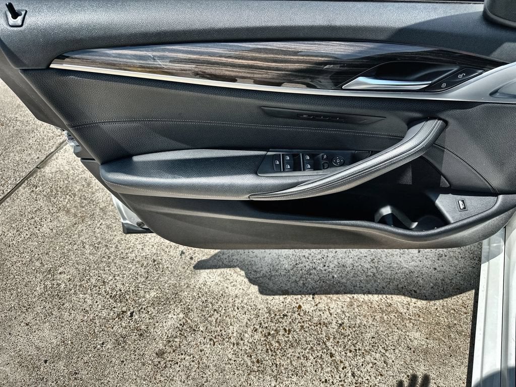 2017 BMW 5 Series 530i - Photo 21