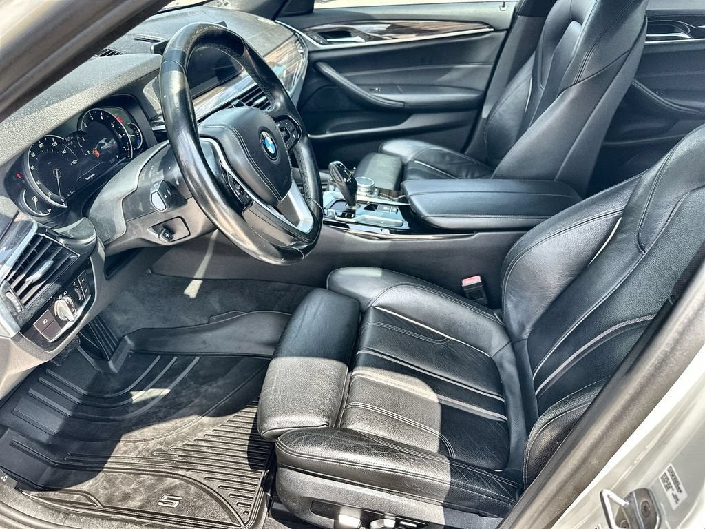 2017 BMW 5 Series 530i - Photo 24