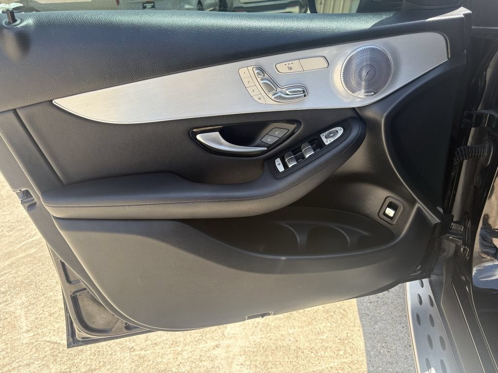 2019 MERCEDES-B GLC 300 Base