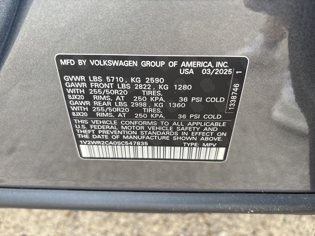 2025 Volkswagen Atlas 2.0T SE w/ Technology