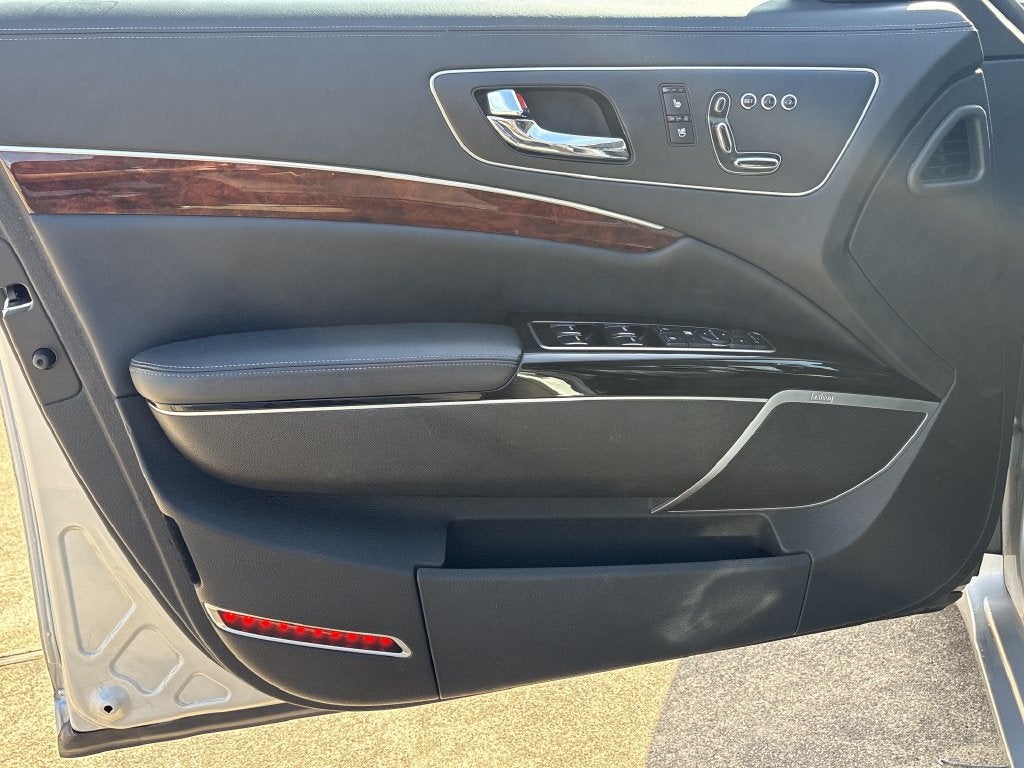 2015 Kia K900 Luxury
