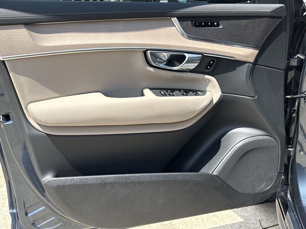 2026 Volvo XC90 B5 Plus