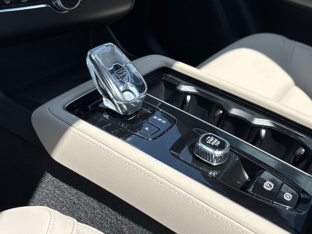 2026 Volvo XC90 B5 Plus