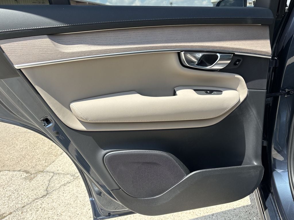 2026 Volvo XC90 B5 Plus