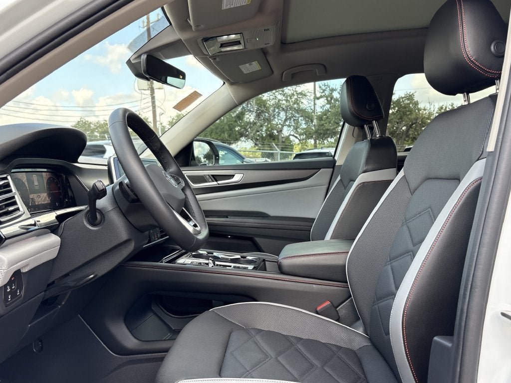 2024 Volkswagen Atlas 2.0T Peak Edition SEL
