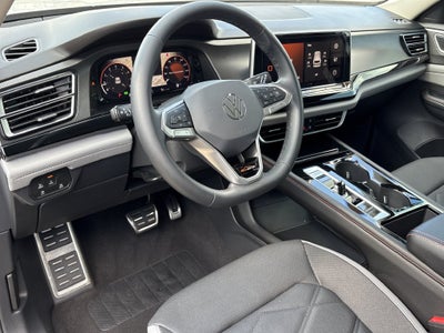 2024 Volkswagen Atlas 2.0T Peak Edition SEL