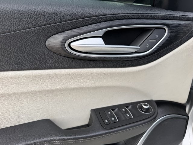2019 Alfa Romeo Giulia Base