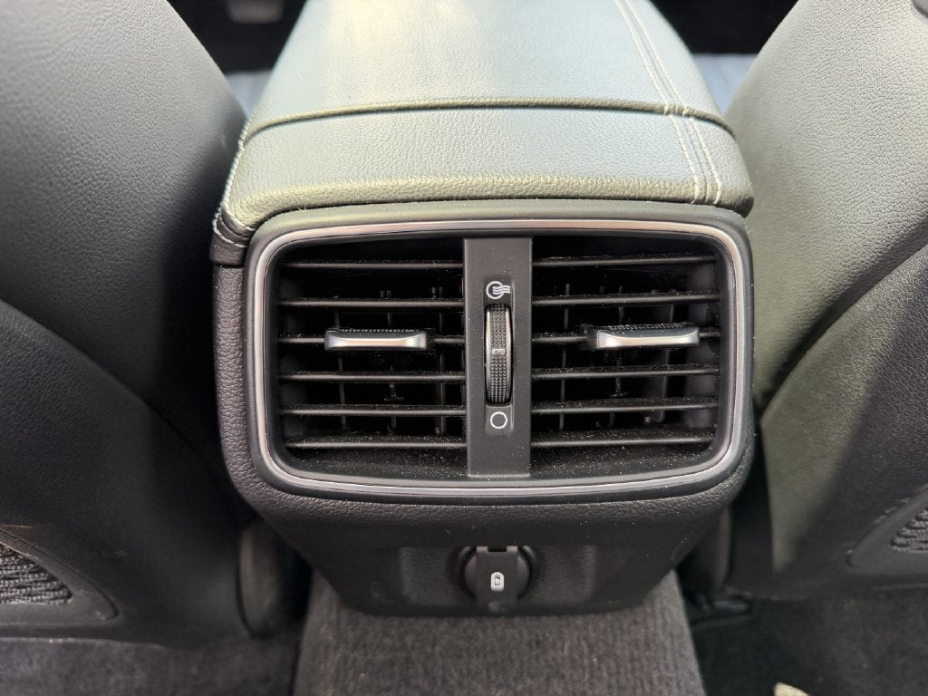 2022 Genesis G70 2.0T